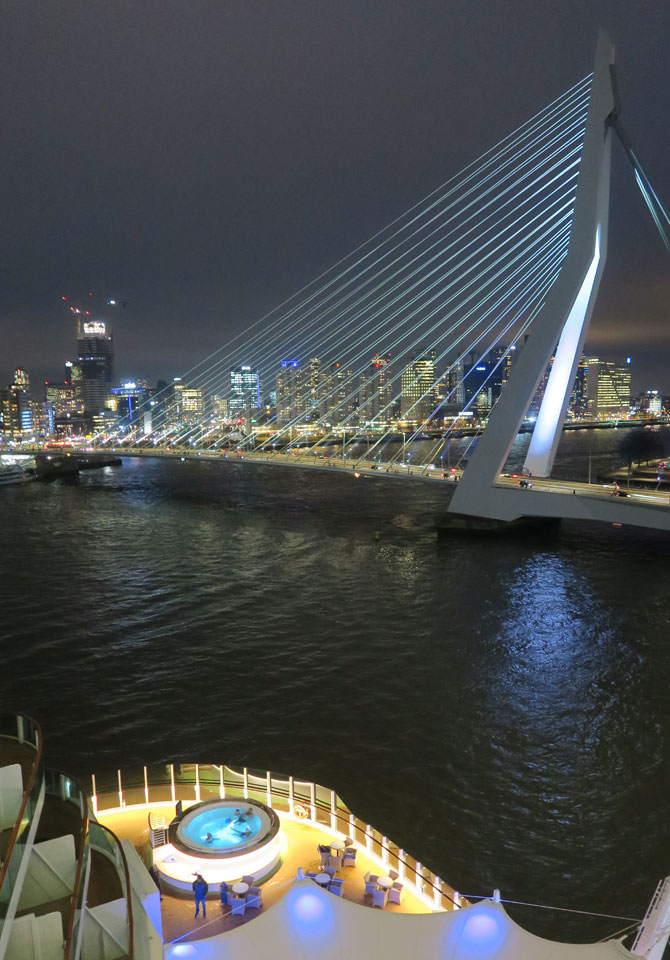 The Iona in Rotterdam The Iona at Rotterdam