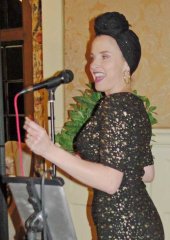 Titine La Voix - singer Monday evening, Photo by David