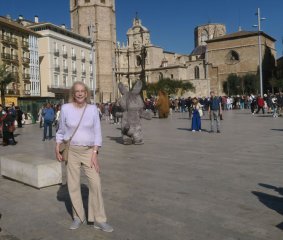 Martine in the Plaza del Ayuntamieto, Valencia
